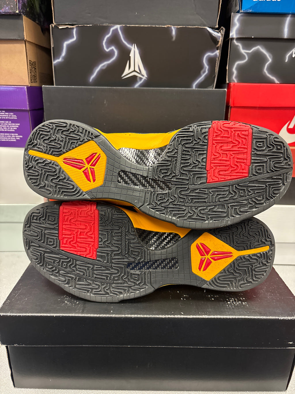 Nike Kobe 5 Protro “Bruce Lee” *PRE-OWNED*
