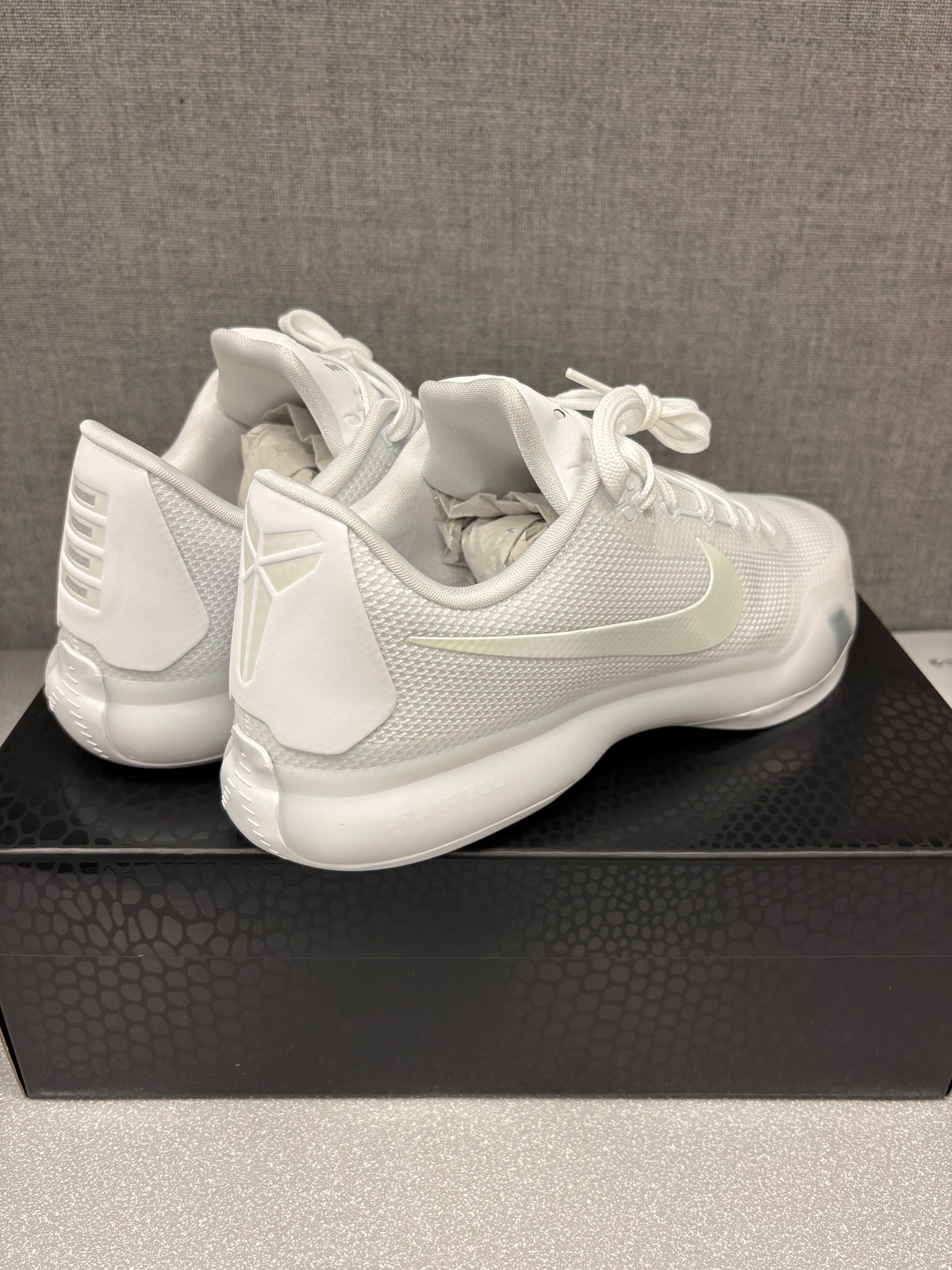 Nike Kobe 10 Low Protro “Halo”