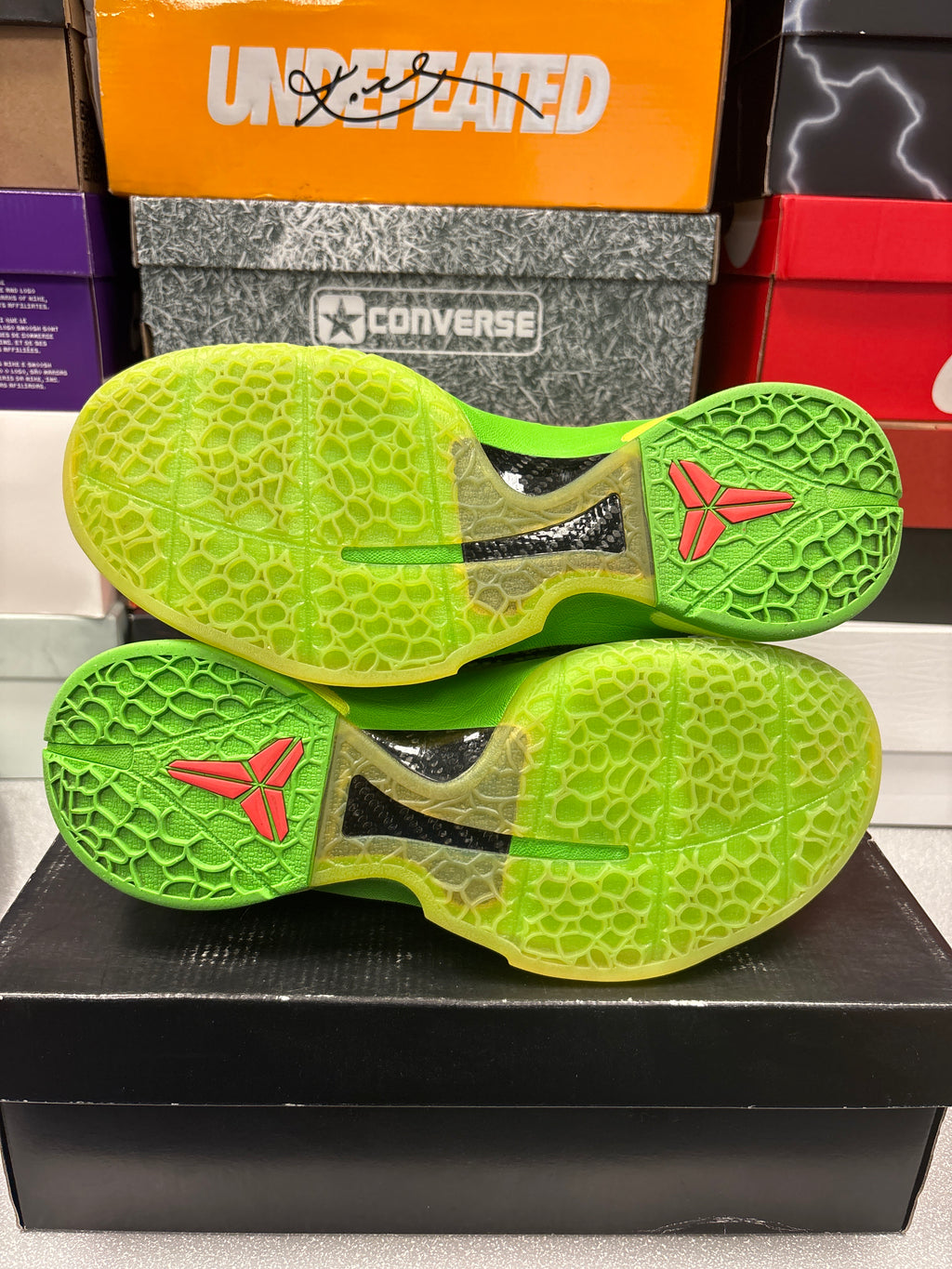Nike Kobe 6 Protro “Grinch” *PRE-OWNED*