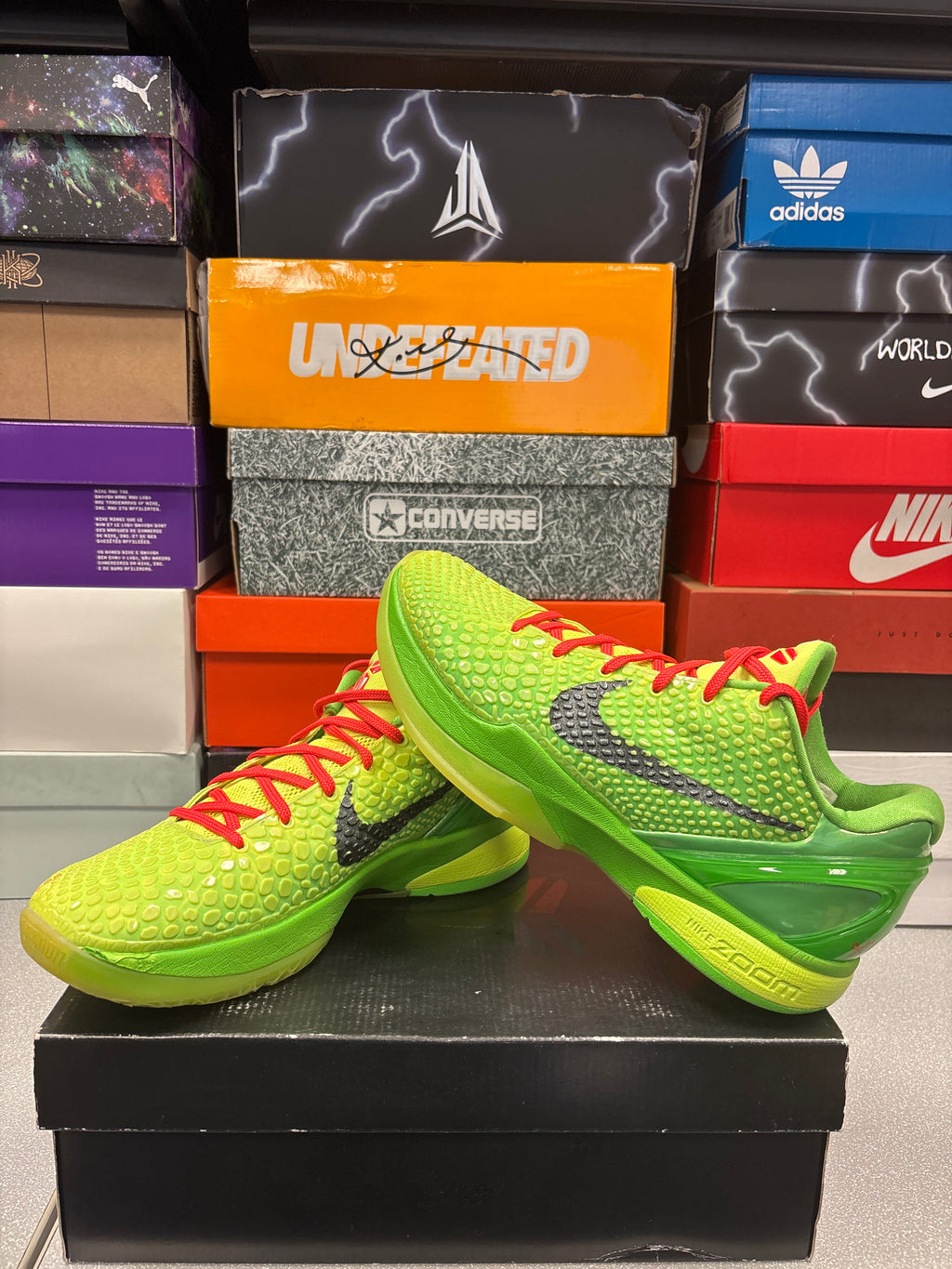 Nike Kobe 6 Protro “Grinch” *PRE-OWNED*