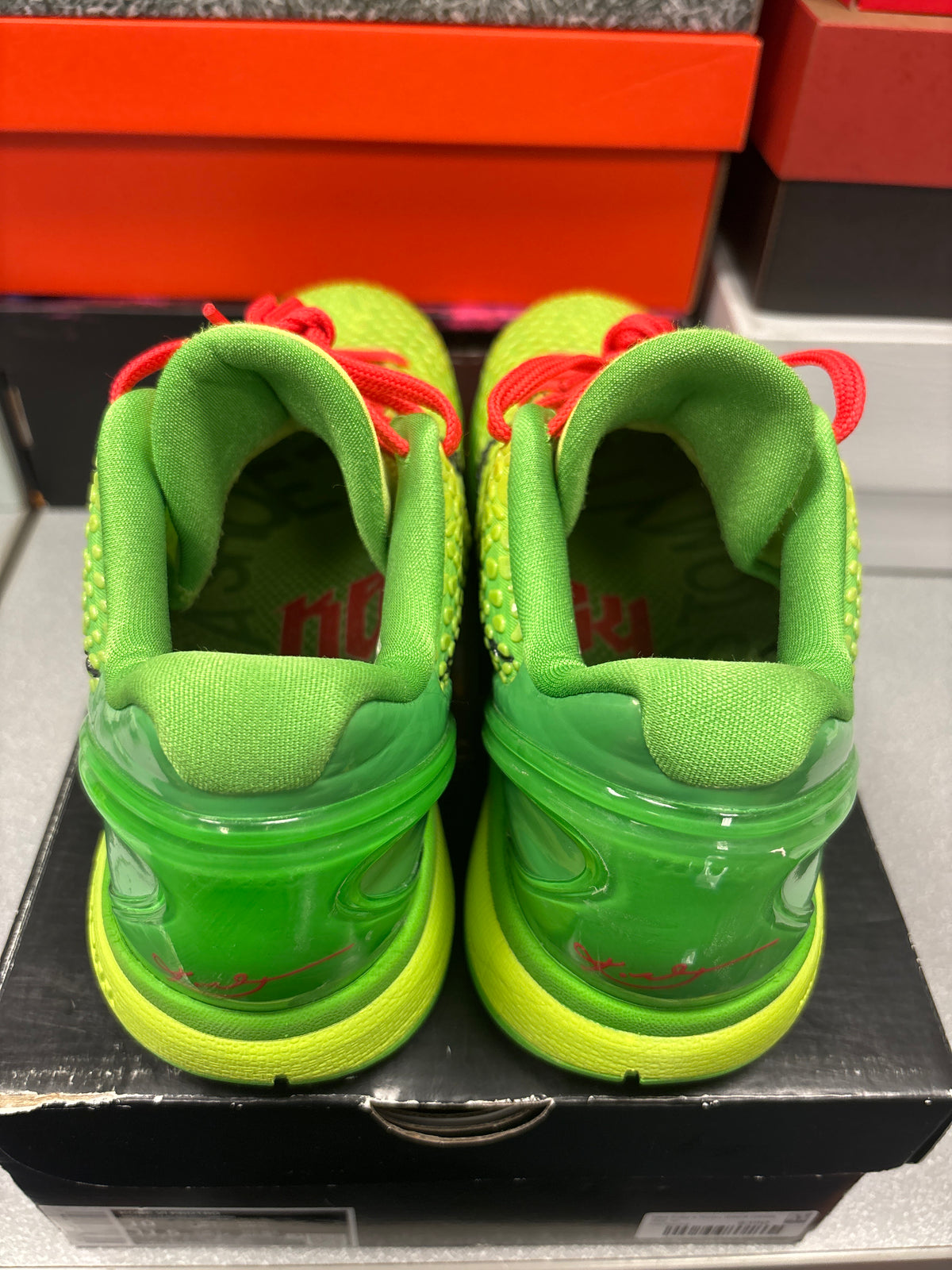 Nike Kobe 6 Protro “Grinch” *PRE-OWNED*