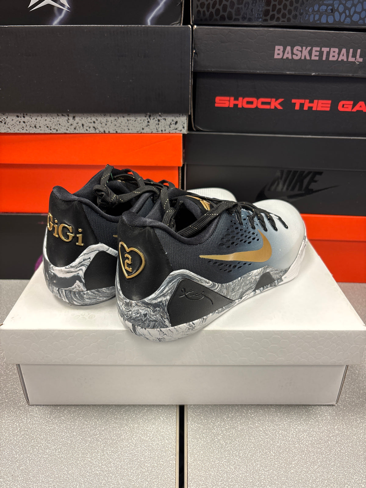 Nike Kobe 9 EM Low Protro “Mambacita”